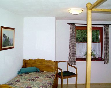 Ferienwohungen in Franken: Schlafzimmer FeWo Tal - drittes Bett