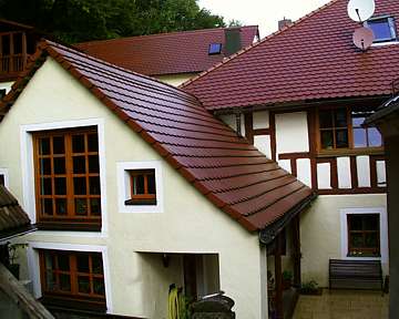 Ferienwohungen in Egloffstein: Ehemaliges Stallgebäude mit Atelierfenster