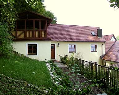 Ferienwohungen in Egloffstein: Gästehaus mit Fachwerklaube
